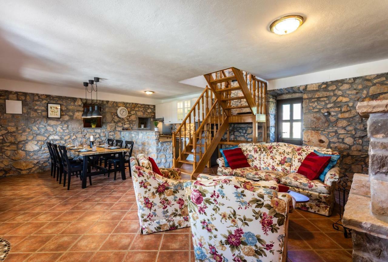 Villa Korina Pinezići Buitenkant foto
