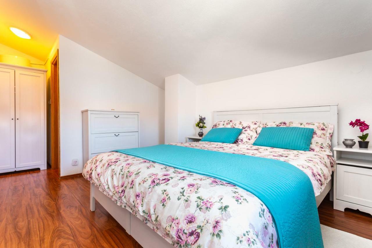 Villa Korina Pinezići Buitenkant foto