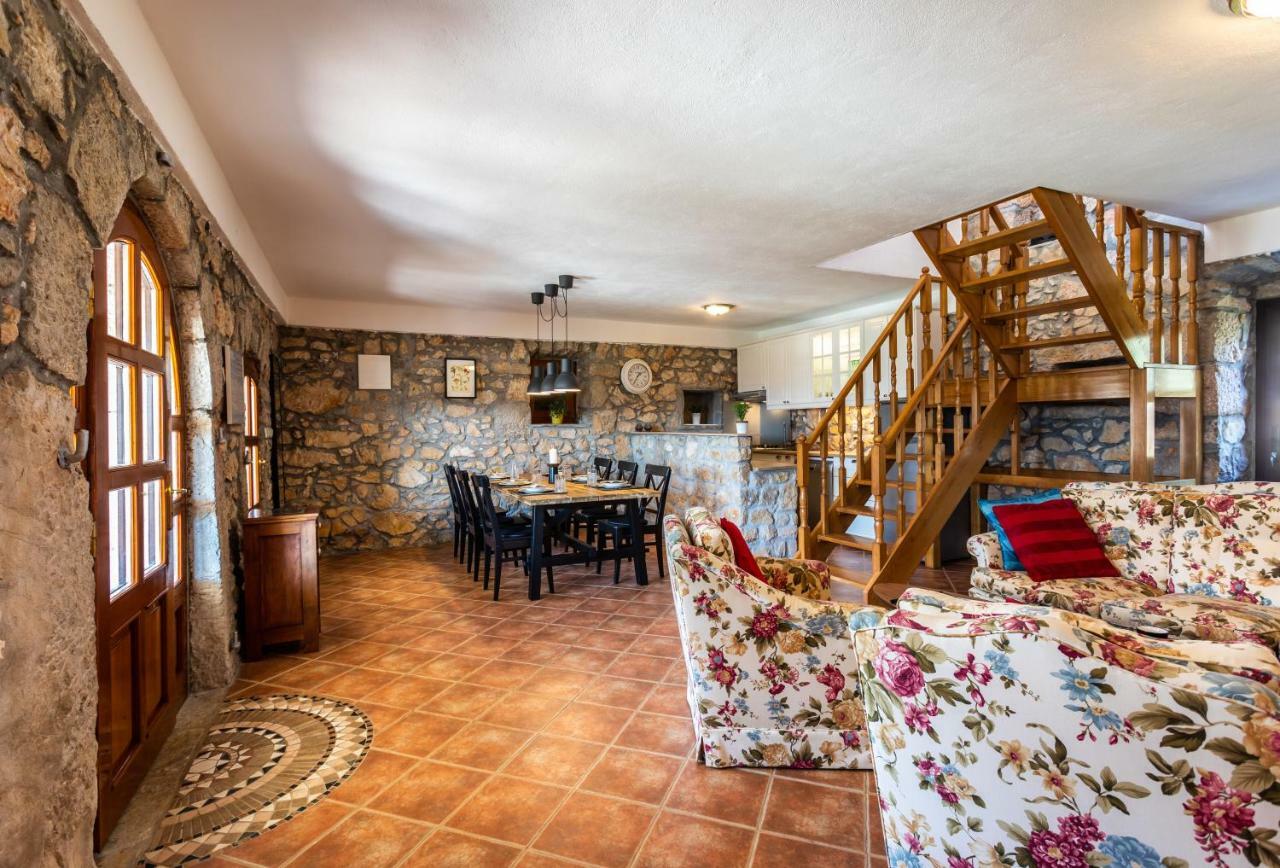 Villa Korina Pinezići Buitenkant foto