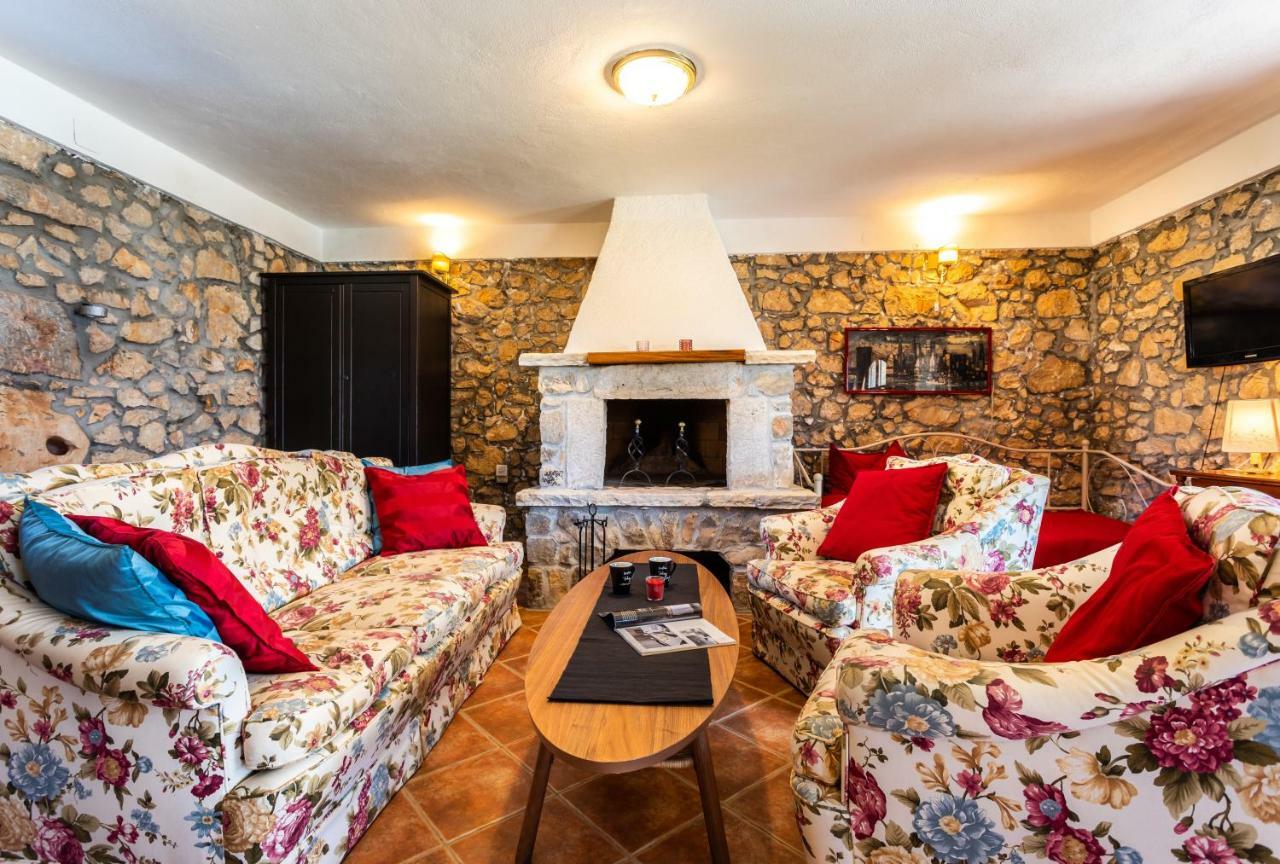Villa Korina Pinezići Buitenkant foto